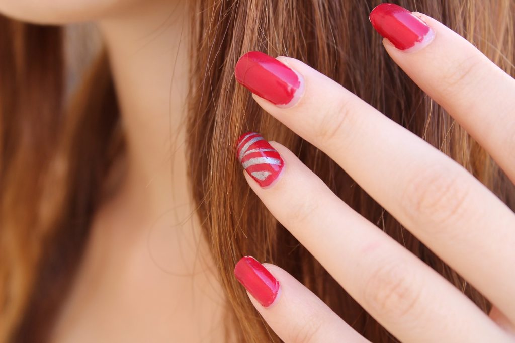 nail polish, fingers, hair-1677561.jpg